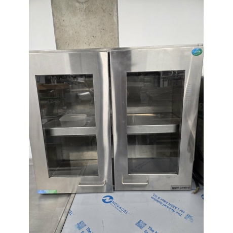 ROOSTEVABA SEINAKAPP KLAASIST USTEGA