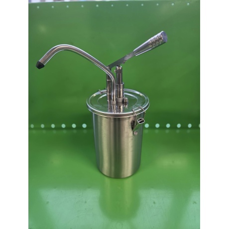 ROOSTEVABA KASTMEKONTEINER KOOS DOSAATORIGA