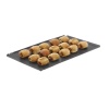 Perforeeritud mittenakkuva kattega küpsetusplaat, 4 servaga, HENDI, Must, 600x400x(H)10mm, Ristkülikukujuline